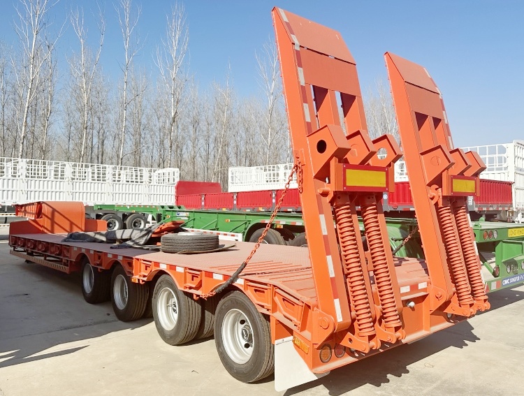 Low Loader Trailer for Sale in Mauritius | 4 Axle Low Bed Truck | CIMC Trailers