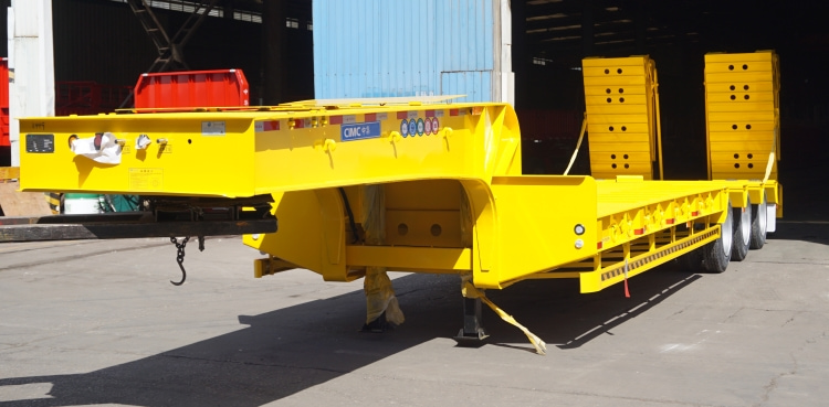 60 Tons Low Bed Trailer for Sale in Mauritius | Semi Low Bed Trailers 3 Axles | CIMC Trailers China