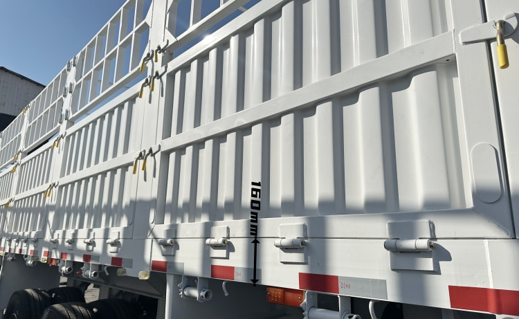 Fence Trailer for Sale in Mauritius | Fence Cargo Semi Trailer | Semi Trailer with Fence