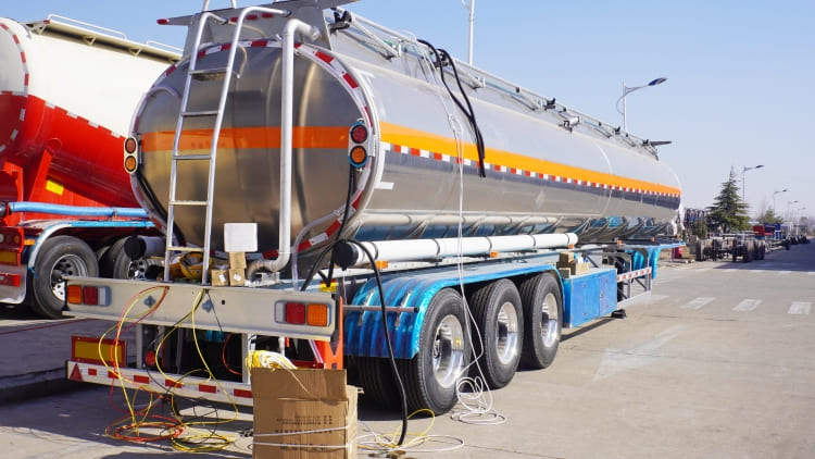 Fuel Tanker Trailer for Sale in Mauritius | Stainless Steel Tanker Trailer | CIMC Tank